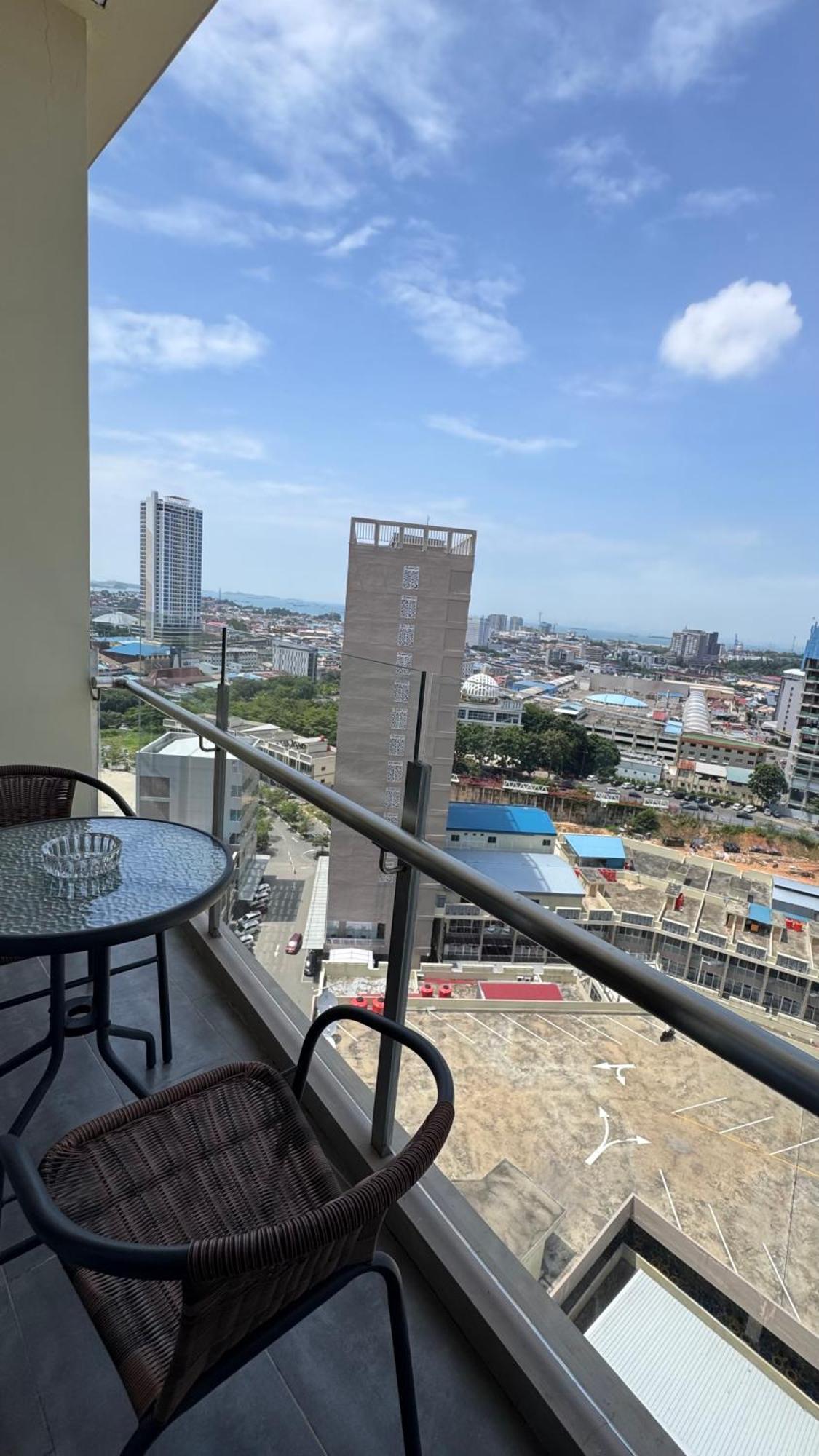 Nagoya Thamrin Apartment High Floor With View المظهر الخارجي الصورة
