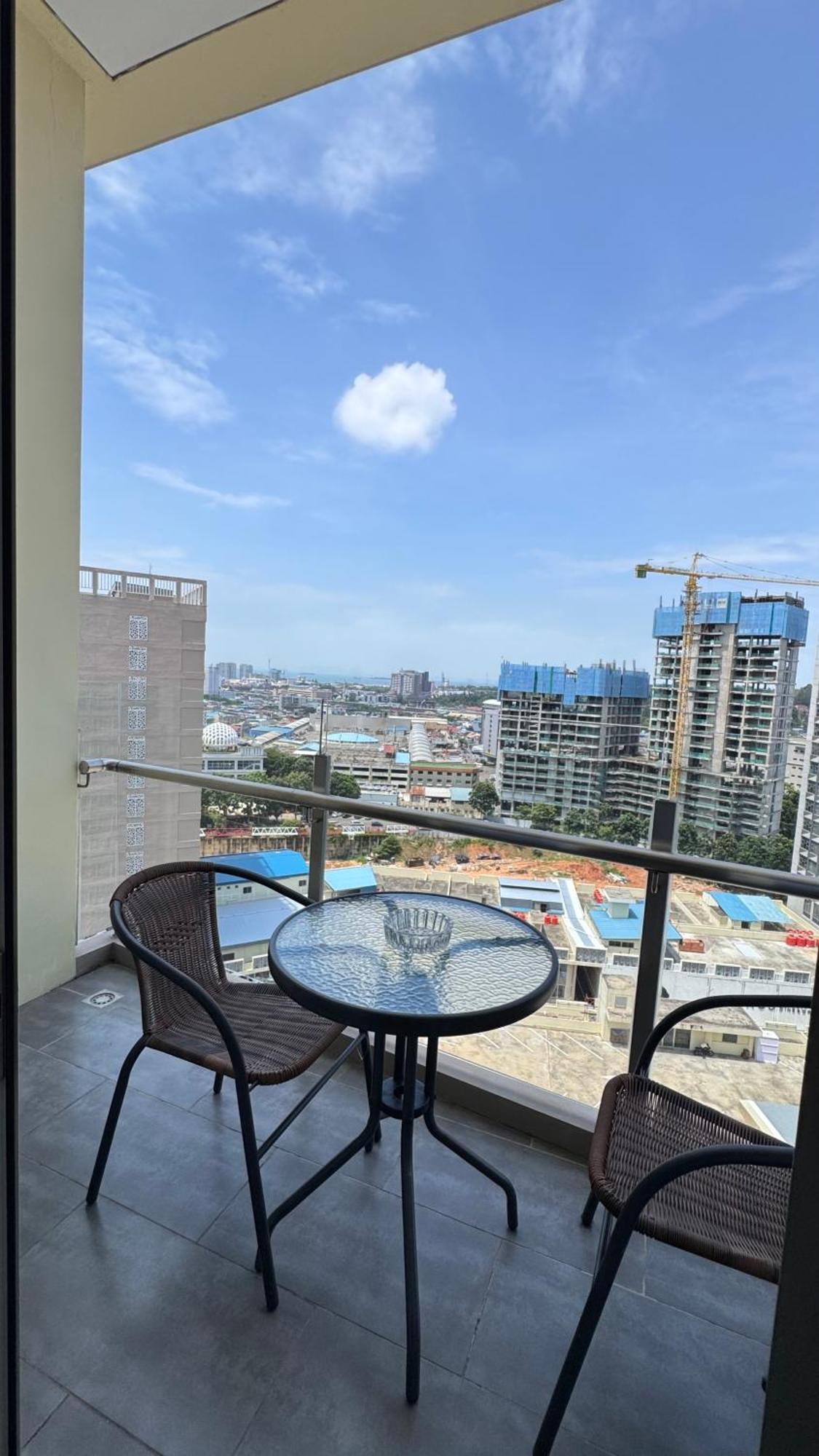 Nagoya Thamrin Apartment High Floor With View المظهر الخارجي الصورة