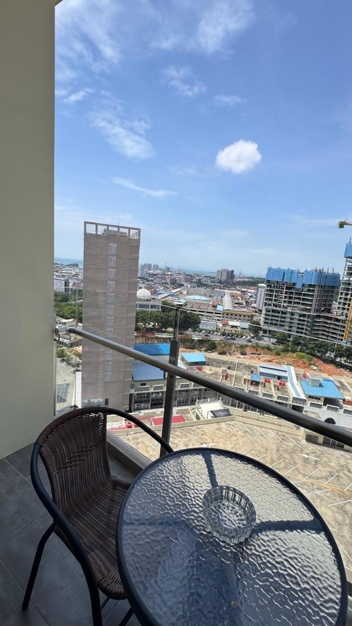 Nagoya Thamrin Apartment High Floor With View المظهر الخارجي الصورة