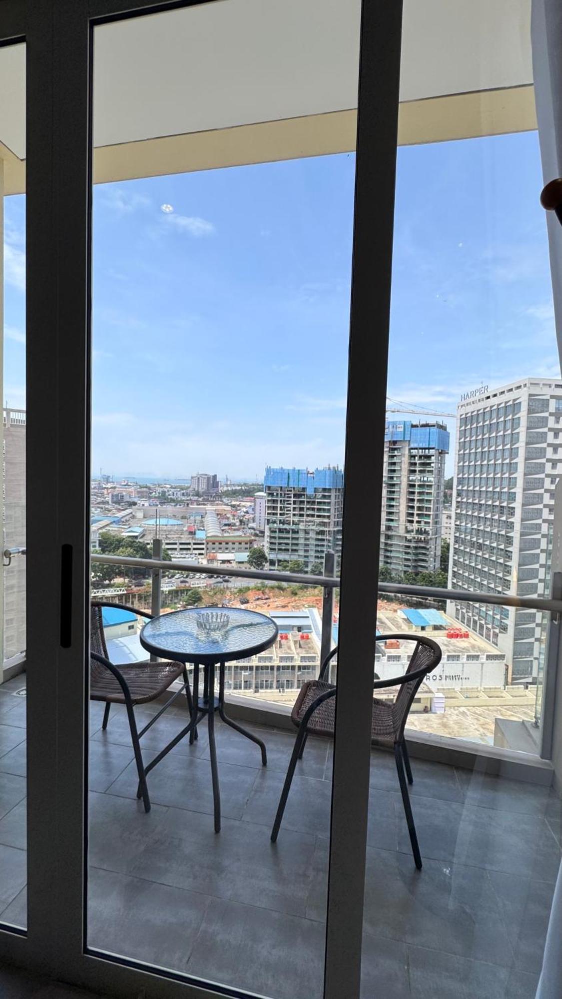 Nagoya Thamrin Apartment High Floor With View المظهر الخارجي الصورة